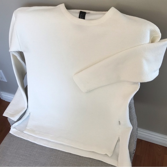 MONDETTA | Textured Knit Off-White Activewear Shirt Size S/M - Picture 11 of 12